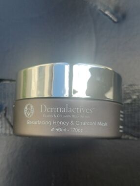 Dermalactives Resurfacing Honey And Charcoal Mask 50ml